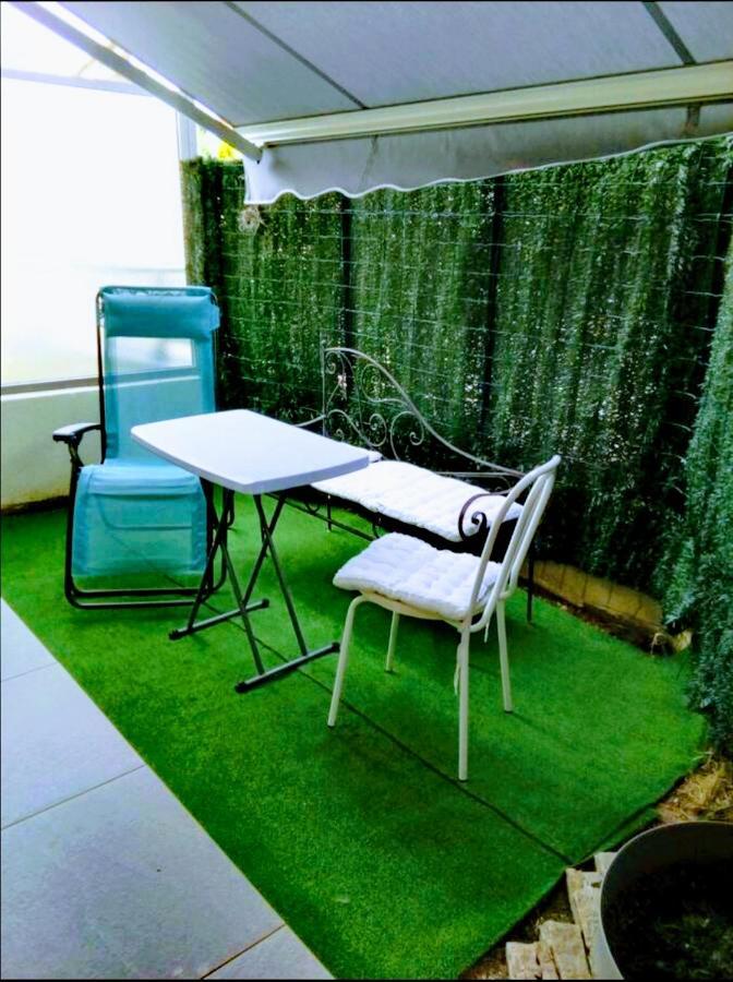 Nice View Jolie Studio Avec Jardin מראה חיצוני תמונה